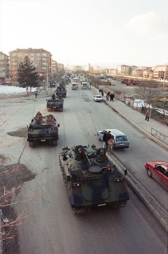 Türkiye Cumhuriyeti'nin 'postmodern darbesi' 28 Şubat'ın üzerinden 26 yıl geçti - Resim: 10