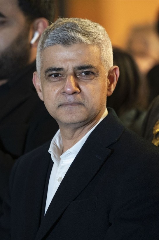 Londra'da Ramazan sevinci! Caddeler aydınlandı - Resim: 5