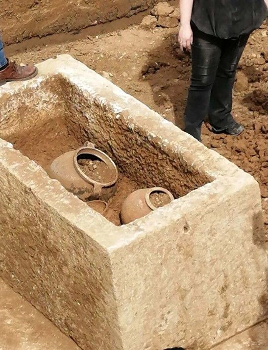 İnşaat kazısında kepçeye takıldı! Küplerden çıkanlar şoke etti - Resim: 6