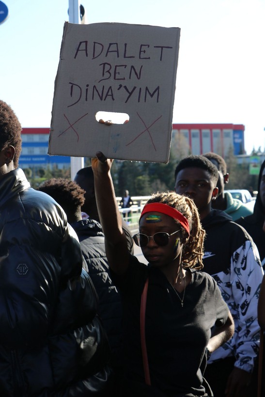 Gabonlu Dina’nın otopsi raporunda ‘İntihar mı, cinayet mi’ sorusuna yanıt bulunamadı - Resim: 8