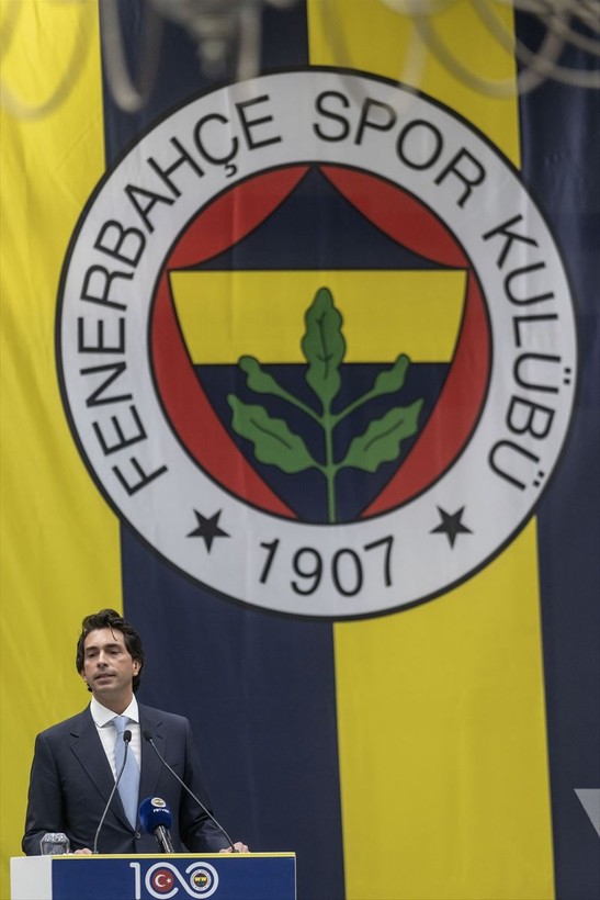 Fenerbahçe Divan Kurulu toplantısında konuşan Ali Koç: İlahi adalete inanmıyorum - Resim: 11