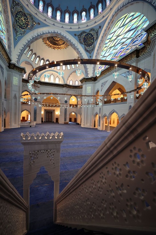 İstanbul Levent'te plazaların arasında görkemli bir cami: Barbaros Hayrettin Paşa Cami! Cumhuriyet tarihinde bir ilkle açıldı - Resim: 31
