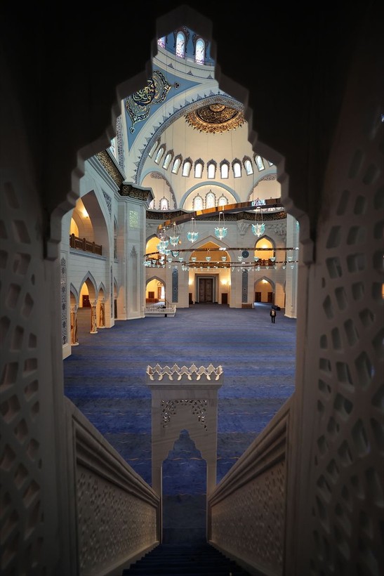 İstanbul Levent'te plazaların arasında görkemli bir cami: Barbaros Hayrettin Paşa Cami! Cumhuriyet tarihinde bir ilkle açıldı - Resim: 32