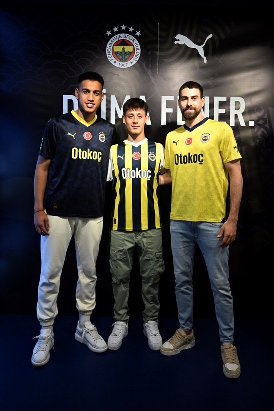 Beşiktaş ve Fenerbahçe yeni sezon formalarını tanıttı! Dikkat çeken detaylar - Resim: 8