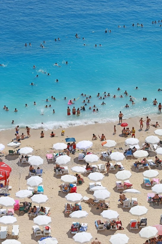 Antalya'nın turist akınına uğrayan Kaş ilçesinden enfes görüntüler! İşte dünyaca ünlü Kaputaj plajı - Resim: 23
