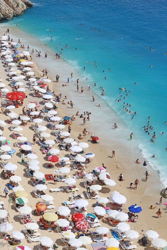 Antalya'nın turist akınına uğrayan Kaş ilçesinden enfes görüntüler! İşte dünyaca ünlü Kaputaj plajı - Resim: 25