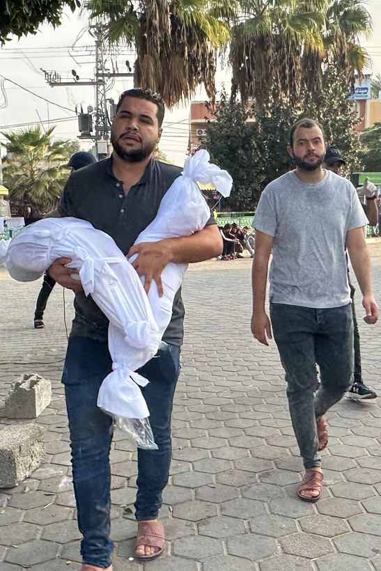 Katil İsrail Gazze'de can almaya devam ediyor! Minik bedenleri sırayla kefenlediler - Resim: 15