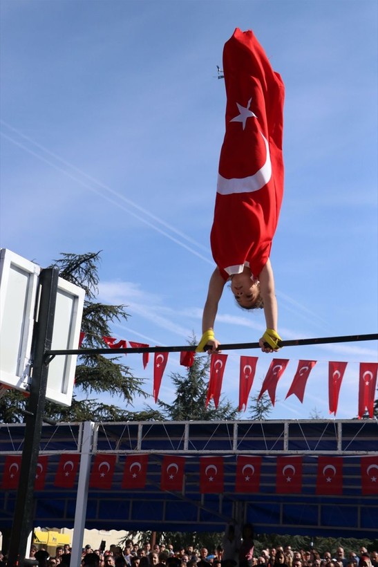 Türkiye iliklerine kadar Cumhuriyet'i kutluyor! Nereye baksan kırmızı-beyaz! 🤍❤️Meydanlarda 7'den 70'e 100. yıl coşkusu - Resim: 167