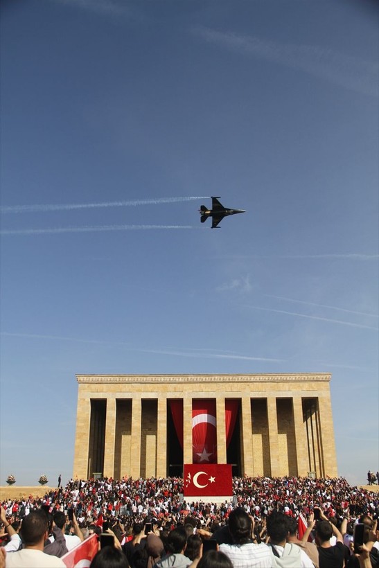 100. Yıl Kutlamaları nedeniyle Anıtkabir'de dün ziyaretçi rekoru kırıldı - Resim: 49