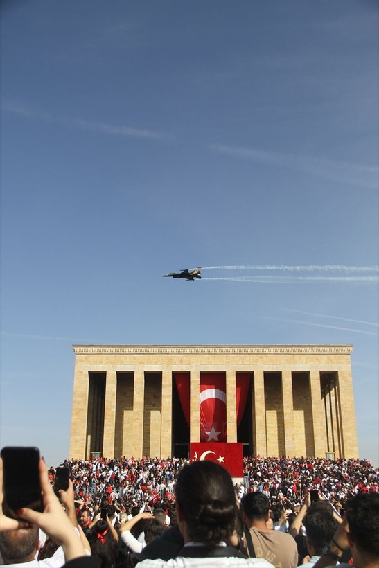100. Yıl Kutlamaları nedeniyle Anıtkabir'de dün ziyaretçi rekoru kırıldı - Resim: 52