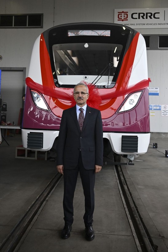 Bakan Uraloğlu müjdeyi verdi! Sürücüsüz yerli tren seti raylara hazır - Resim: 11
