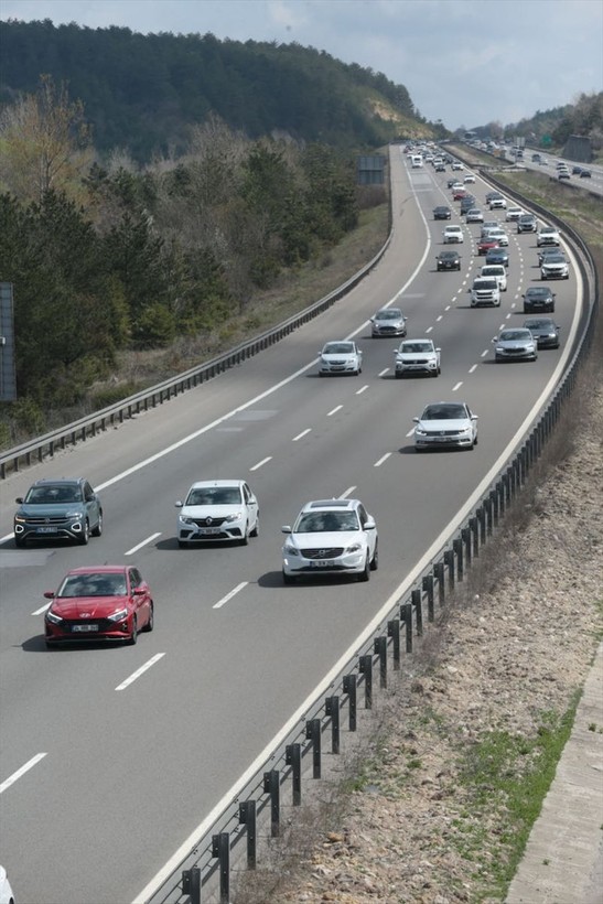 Bayram tatilinden dönüş trafiği başladı! İşte yoğunluk yaşanan noktalar - Resim: 2