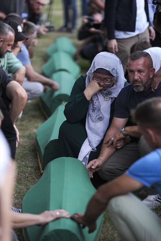 Srebrenitsa soykırımının 30. yıl dönümü! 7 kurbanın cenazesi anıt mezarlığa taşındı - Resim: 19