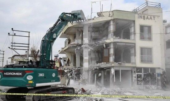 Deprem bölgesinde inşası süren binalarla ilgili flaş karar! Neredeyse tamamı yıkılacak - Resim: 4