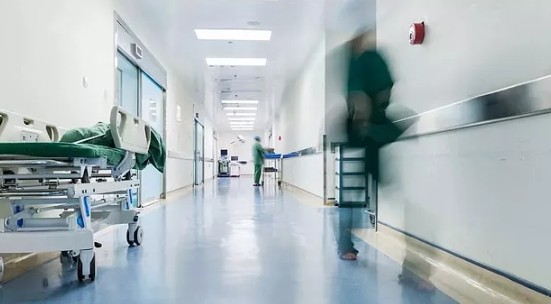 Polonya'da kabızlık çeken bir adama tüyler ürperten tedavi yöntemi uygulandı! "Anüsünden yılan balığı..." - Resim: 5