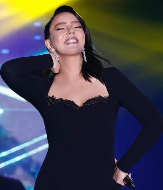 Ebru Gündeş'in değişimi şoke etti! Yeni imajını görenler tanıyamadı - Resim: 8