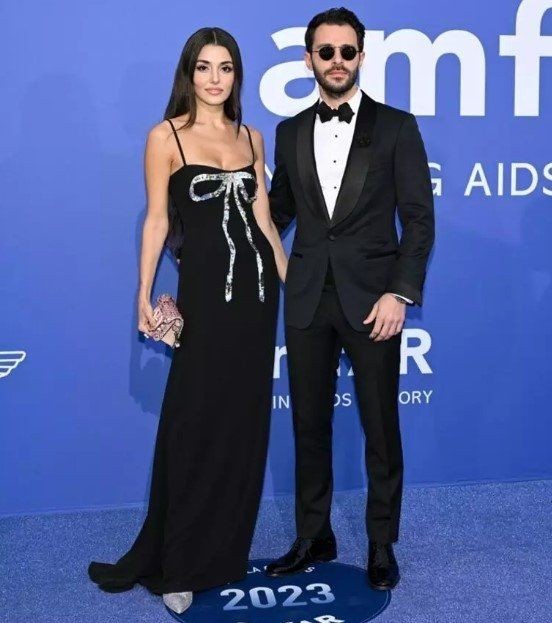Hande Erçel'in Arabistan pozlarına beğeni yağdı! Güzelliğinin bedeli belli oldu - Resim: 2