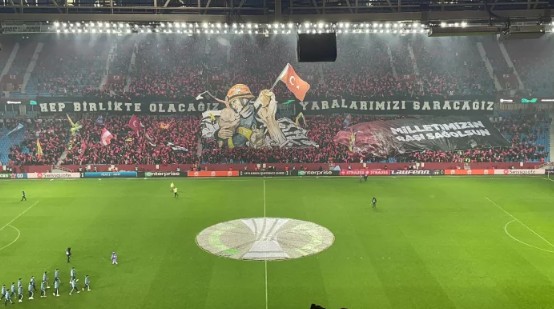 Trabzonspor taraftarı dünyanın konuştuğu koreografinin hikayesini anlattı - Resim: 1