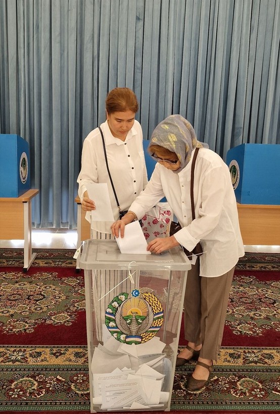 Özbekistan'da cumhurbaşkanlığı erken seçimi için oy kullanma süreci başladı - Resim: 3