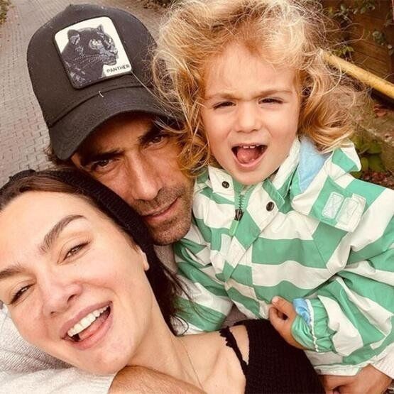 Fahriye Evcen ile Burak Özçivit'in küçük oğlu Kerem ilk kez görüntülendi! Karan Özçivit'in kardeşi bakın kime benziyor? - Resim: 66
