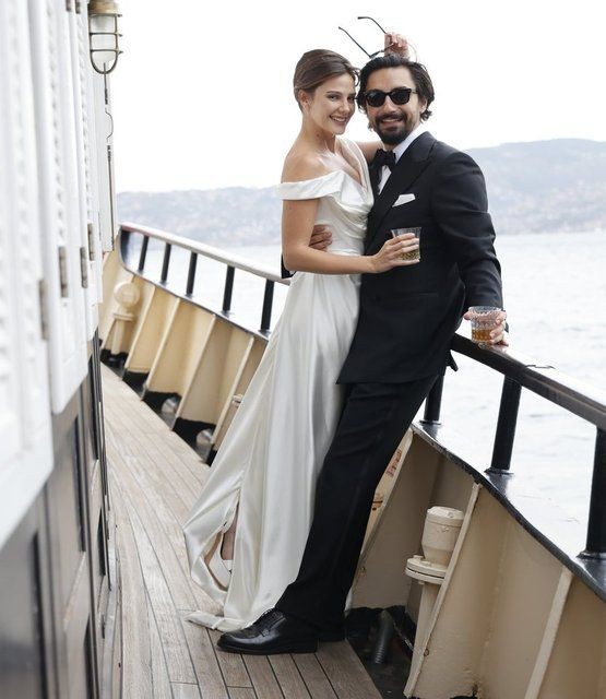 Aralık ayında evlenen Alina Boz ve Umut Evirgen'den rötarlı balayı! Danimarka'da karlar içinde tatil yaptılar - Resim: 1