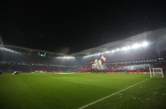 Trabzonspor taraftarı dünyanın konuştuğu koreografinin hikayesini anlattı - Resim: 5