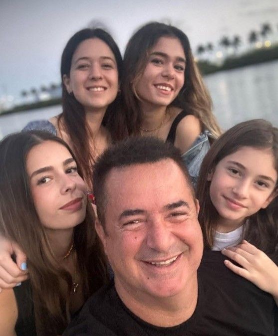 Acun Ilıcalı'nın torunu Begüm'e bir bakın! Görenler 'hık demiş dedesinin burnundan düşmüş' demeden edemedi... - Resim: 3