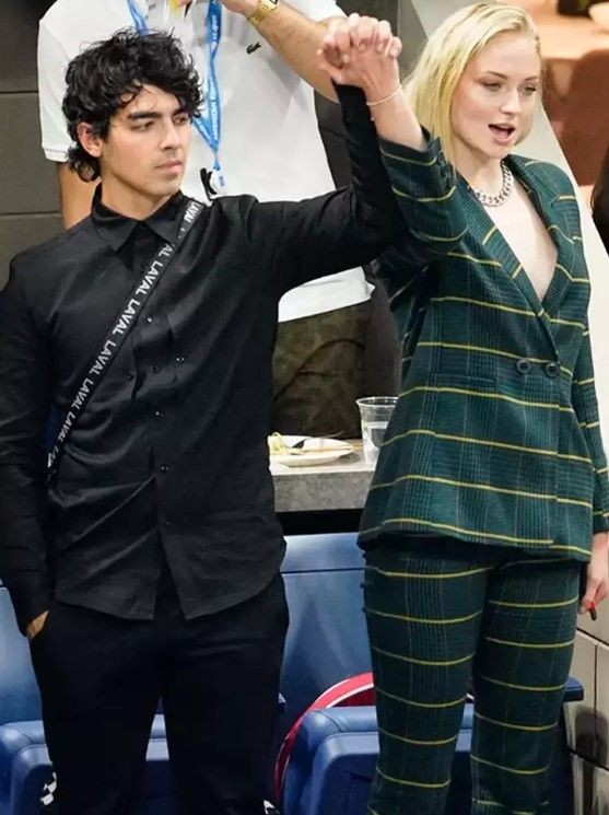 Game of Thrones'un Sansa Stark'ı Sophie Turner boşanıyor! Turner 4 yıllık eşi Joe Jonas boşanıyor! Ayrılığın şoke eden sebebi... - Resim: 9