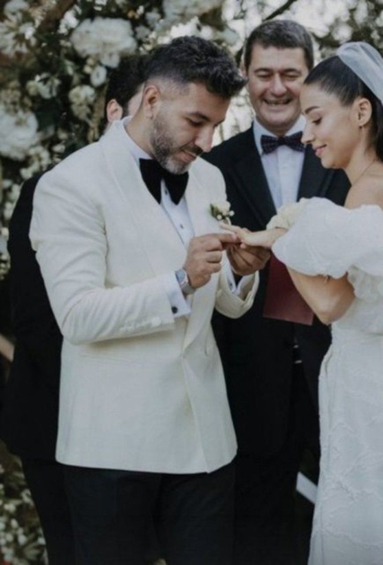 Şarkıcı Zeynep Bastık ve eski eşi Tolga Akış neden boşandı? Açıklama geldi - Resim: 6