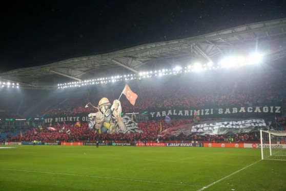 Trabzonspor taraftarı dünyanın konuştuğu koreografinin hikayesini anlattı - Resim: 4
