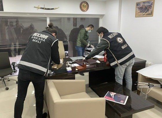 FOREX vaadiyle onlarca kişiyi dolandırdılar! 150 milyon TL'lik dev vurguna polis operasyonu - Resim: 1