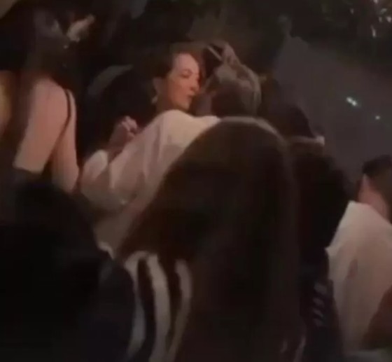Kadir Doğulu'nun o görüntüleri gündem oldu! Neslihan Atagül'ü aldatıyor mu? İşte magazine bomba gibi düşen o görüntüler - Resim: 15