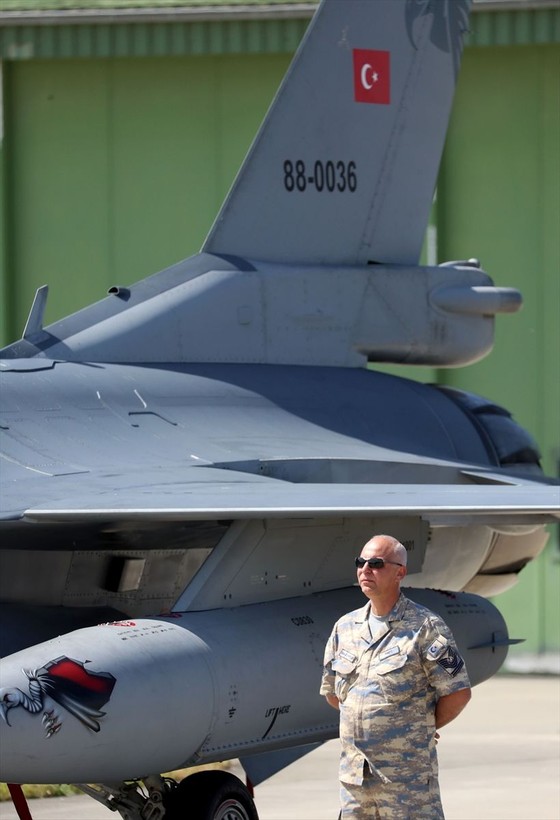 NATO, tarihinin en büyük hava tatbikatı Air Defender 2023'e hazır: Türk Hava Kuvvetlerine ait F-16 uçaklarına ve personeline ilgi çoktu - Resim: 14