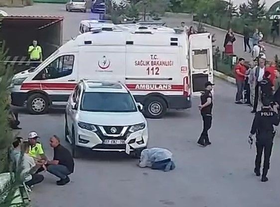 5 yaşındaki Alparslan oyun oynarken otoparktan çıkan aracın altında kalarak can verdi - Resim: 7