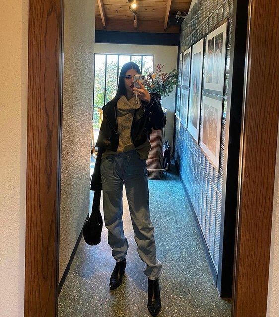 Defne Samyeli'nin dünyalar güzeli kızı Derin Talu Instagram pozları ile ortalığı yaktı geçti - Resim: 1