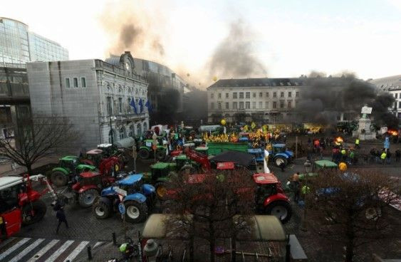 Avrupalı çiftçiler istediğini almadan pes etmiyor! Belçika'da protestolar büyüdü, yollar kapandı - Resim: 3