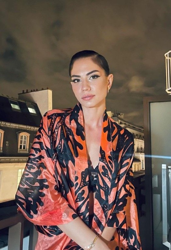 Demet Özdemir ve Oğuzhan Koç'un ilginç Instagram anlaşması! Boşandıkları gün... - Resim: 6