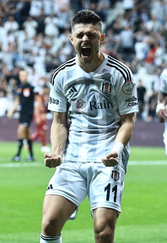 Milyonluk transferlerde Fenerbahçe rakiplerine fark attı! İşte Süper Lig'in bonservisi en pahalı transferleri - Resim: 16