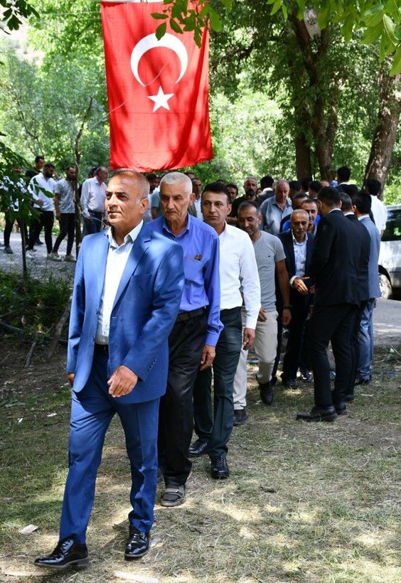 Şırnak'ta Jirki aşireti lideri kardeşini evlendirdi! Dolarlar ve TL'ler valizlere sığmadı - Resim: 11