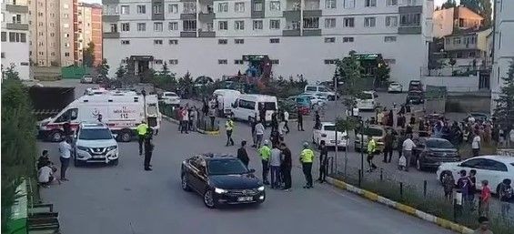 5 yaşındaki Alparslan oyun oynarken otoparktan çıkan aracın altında kalarak can verdi - Resim: 2