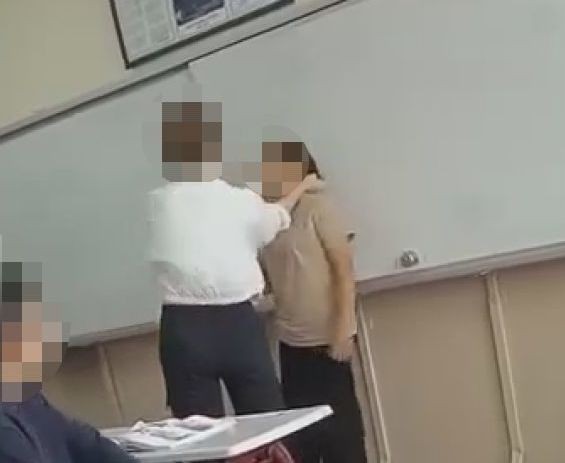 Pendik'te öğretmenden öğrencilere fiziksel ve sözlü şiddet kamerada - Resim: 2