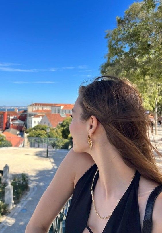 Afra Saraçoğlu sevgilisi Mert Ramazan Demir ile Lizbon tatilinde! - Resim: 14