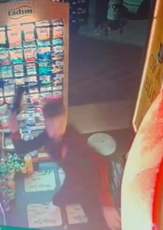 Tekirdağ'da tekel bayisine silahlı baskın! Para yerine kurşun sıktı - Resim: 1