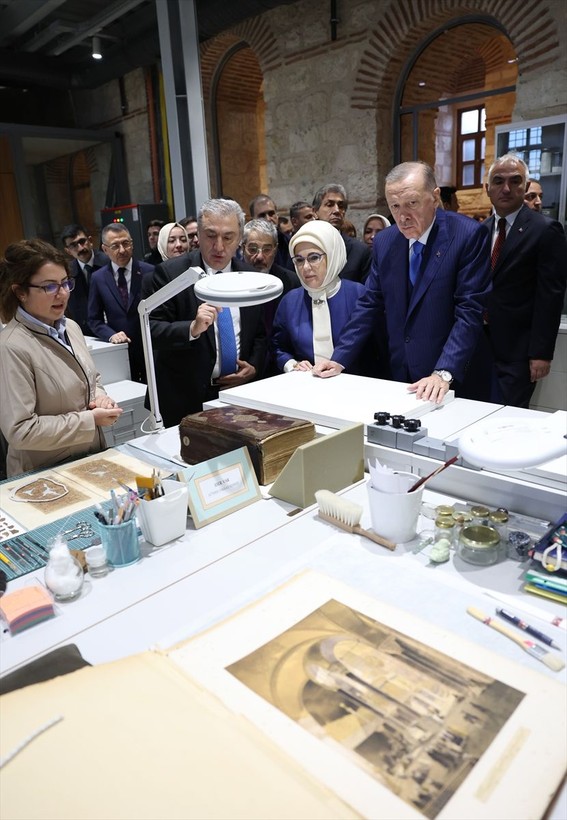 Cumhurbaşkanı Erdoğan, Rami Kütüphanesi'nin Açılış Törenine katıldı, kütüphane gezisi esnasında öğrencilerle çekilen fotoğraflar iç ısıttı - Resim: 25
