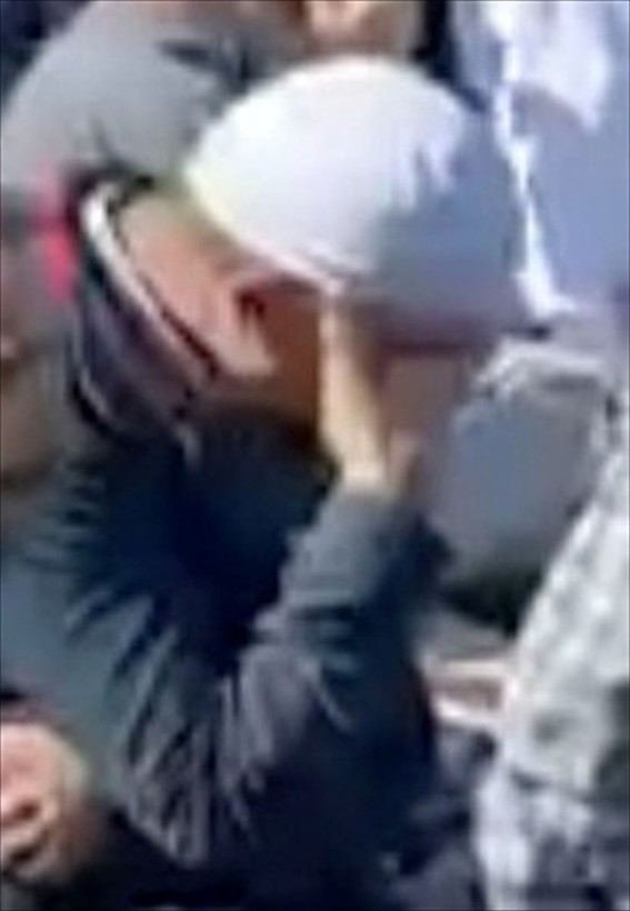 Gülen'in cenazesine katılanlar yüzlerini maske ve gözlükle gizledi - Resim: 20