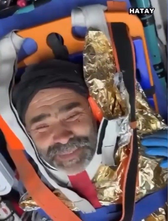 Enkazdan çıkarılan Necati amcanın ilk isteği Müge Anlı çorbası oldu, Anlı da bir çorba sözü verdi - Resim: 3