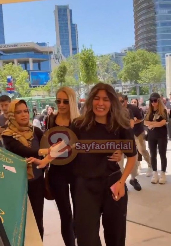 Nihal Candan son yolculuğuna uğurlandı! Annesi ve kardeşi feryat etti - Resim: 6