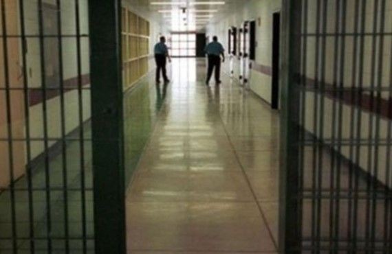 Para karşılığı kadınları falakaya yatırdı! Kargocunun cezasında indirim - Resim: 9