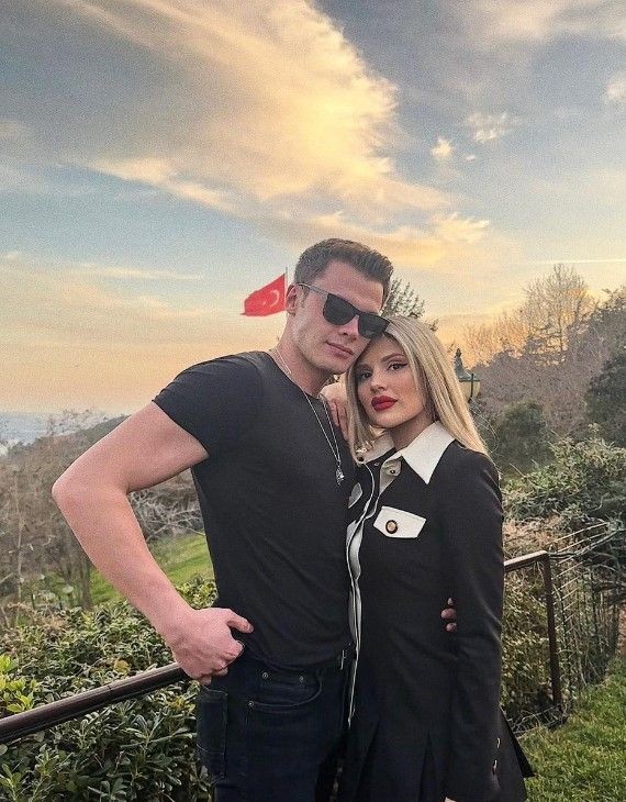 Rekor kırdılar! Kısmetse Olur'dan sessiz sedasız diskalifiye edilen Aybüke Çangal Tolga Kandemir çiftinden açıklama! 'Sevgilimin gururu kırılıyordu...' - Resim: 11