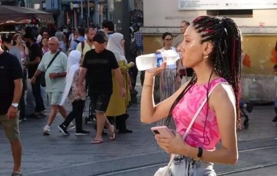 Türkiye bunaltıcı havaların etkisinden kurtulacak mı? Meteoroloji'den sarı kodlu uyarı - Resim: 3
